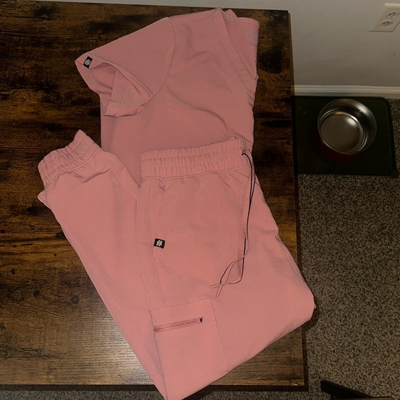 Jaanuu scrub set - Picture 4 of 4